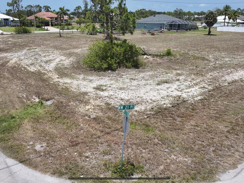 2720 21st Place  Cape Coral, FL 33993