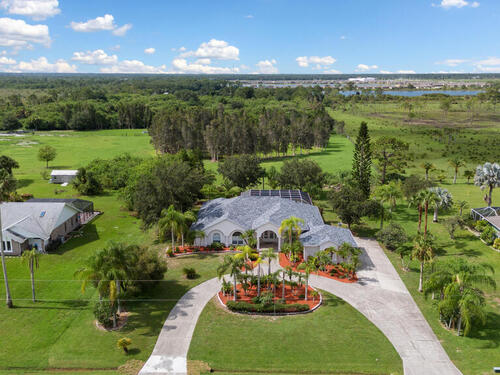 1847 Plantation Circle  Palm Bay, FL 32909