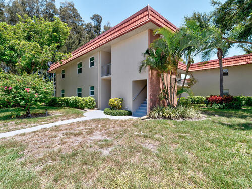 48 Woodland Dr.  Unit #207 Vero Beach, FL 32962