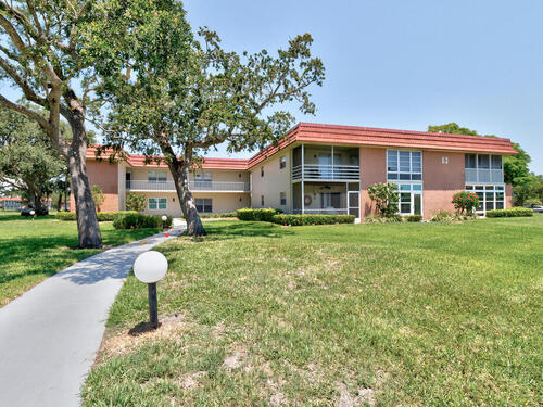 63 Woodland Dr Drive Unit #203-204 Vero Beach, FL 32962