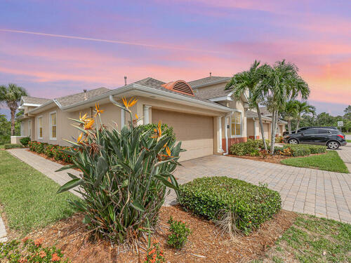 1720 Kinsale Court  Melbourne, FL 32940