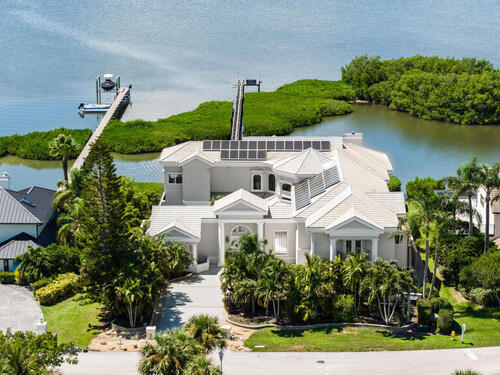 502 Lanternback Island Drive  Satellite Beach, FL 32937