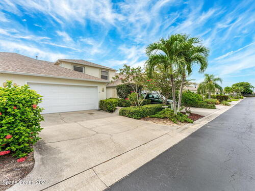 202 Thatch Palm Court  Indian Harbour Beach, FL 32937