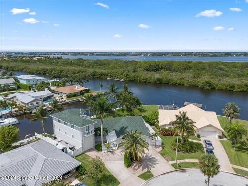 689 Hedgecock Square  Satellite Beach, FL 32937