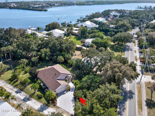 9560 Riverview Drive  Sebastian, FL 32976