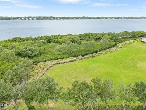 9205 Marsh Island Drive Drive  Vero Beach, FL 32963