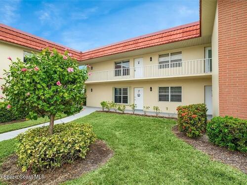 52 Woodland Drive Unit #202 Vero Beach, FL 32962